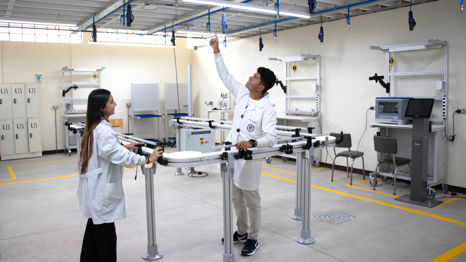 Smart Laboratotio de Procesos Industriales y Logísticos