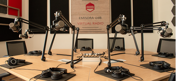 Cabina principal de UdeB Virtual Radio